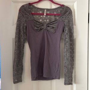 Free people, lace sleeve, bow detail top, grey, size small